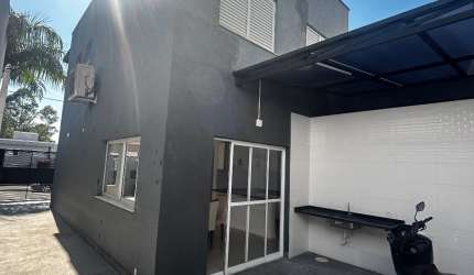Casa 03 Dormitorios sacada e suíte