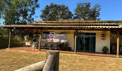 Sitio em Itatiaiuçu com 03 quartos e piscina! OPORTUNIDADE !