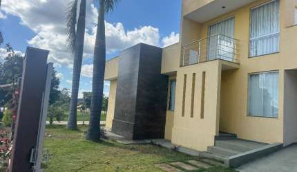 Casa alto padrao no condomínio canto siriema vip