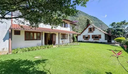Casa com 4 dormitórios à venda, 108 m² por R$ 900.000,00 - Comary - Teresópolis/RJ