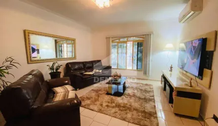 Casa 3 dormitórios, 3 vagas de garagem - Jardim Independência - Taubaté/SP