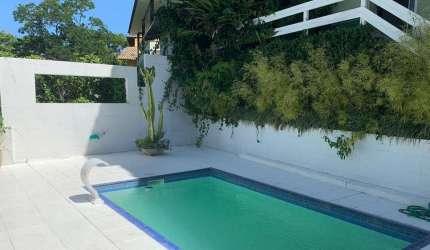 Casa com 4 quartos e área gourmet em Itaipu