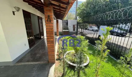 Casa linear em São Francisco com 4 quartos