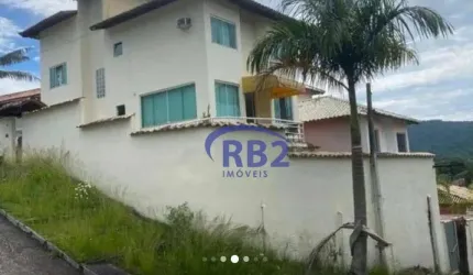 Excelente casa triplex