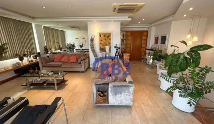 Cobertura com aproximadamente 300 m2 com vista mar em icaraí