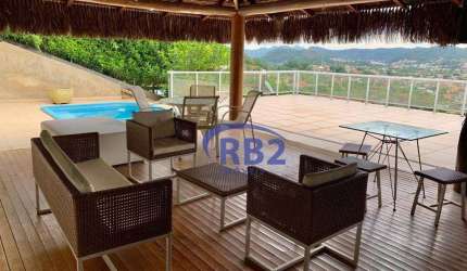 more em uma excelente casa de três suites no melhor condominio da região oceânica