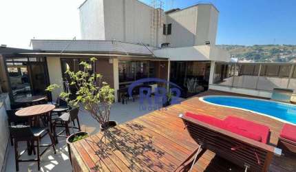 Cobertura duplex com 4 quartos sendo 2 suítes e 3 vagas