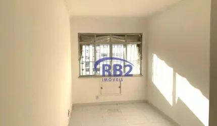 Apartamento de 2 quartos na quadra da praia de Icaraí