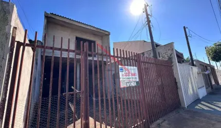 Casa com 3 quartos à venda no Jardim Viena, Londrina  por R$ 150.000