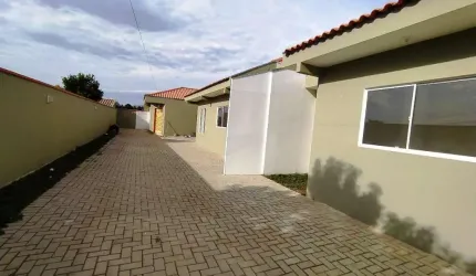 Casa barata e averbada. Aceita financiamento.