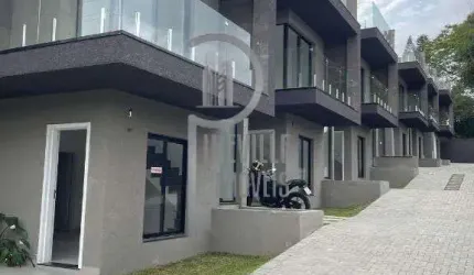 Sobrados novos, em condominio fechado. Projeto moderno e integrado.