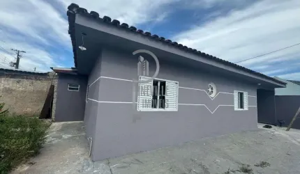 Casa terrea com terreno de esquina