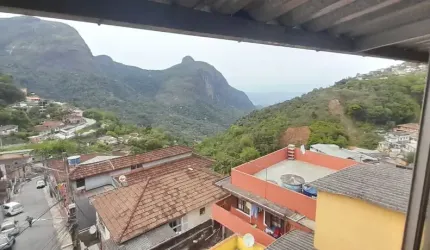Vende - se casa no Alto da Serra