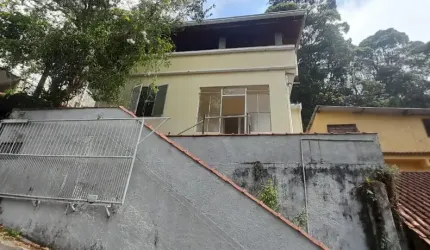 Vende-se casa na Castelanea