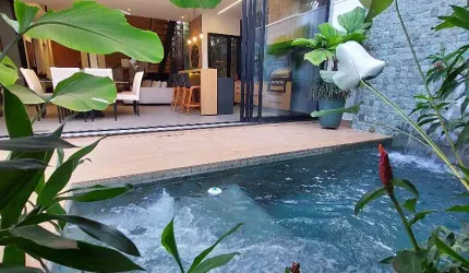 MARAVILHOSO SOBRADO NO ESTÂNCIA DOS IPÊS