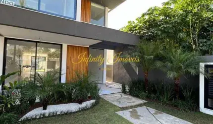 Rio Mar Casa Triplex com 4 suítes na Barra da Tijuca