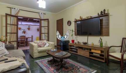 CASA EM SANTANA , À 150 METROS DO METRÔ COM 03 DORMITÓRIOS SENDO 03 SUÍTES