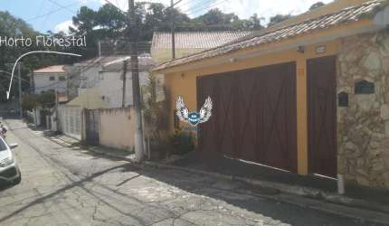 CASA TÉRREA NO HORTO FLORESTAL COM 02 DORMITÓRIOS SENDO 01 SUÍTE