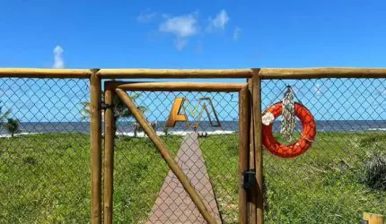 VILLAGE COM GARDEM PRIVATIVO - 2/4 EM ITACIMIRIM - BEIRA MAR