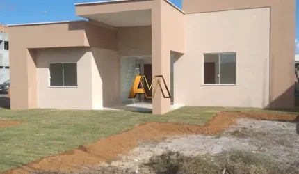 CASA 4/4 SENDO 1 SUÍTE EM JACUÍPE