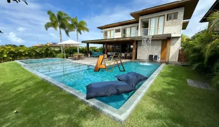 CASA 7 SUÍTES NA PRAIA DO FORTE - PORTEIRA FECHADA