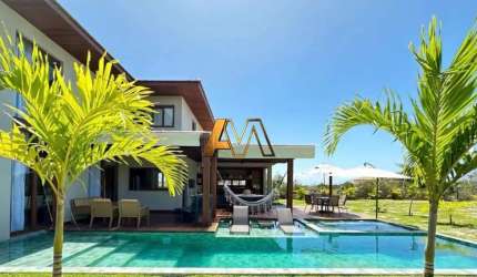 CASA 5 SUÍTES EM PRAIA DO FORTE - PORTEIRA FECHADA