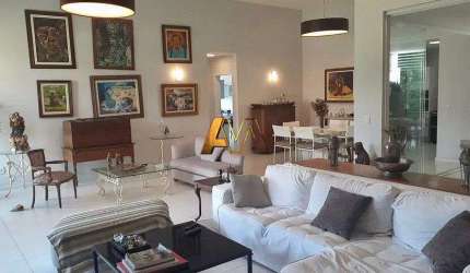 CASA DE 4/4 SENDO 3 SUÍTES EM BUSCA VIDA