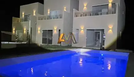 Casa à venda no bairro Estrada do Coco / Abrantes - Camaçari/BA