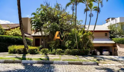 Casa à venda no bairro Pituaçu - Salvador/BA