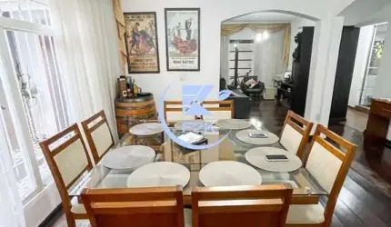 Casa à venda Vila Celeste, 2 suítes, 1 lavabo, 2 vagas de garagem. Aceita Financ