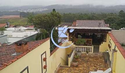 Casa com 4 quartos, 5 banheiros e área de lazer completa