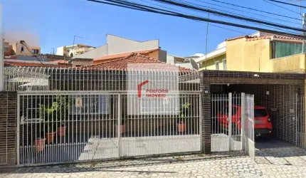 Casa térrea á venda com 3 dormitórios na Cidade Patriarca/SP.