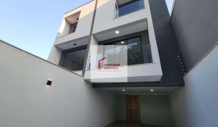 Sobrado alto padrão com 3 suítes á venda