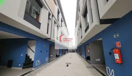 Sobrado em Condomínio Fechado à Venda na Vila Ré