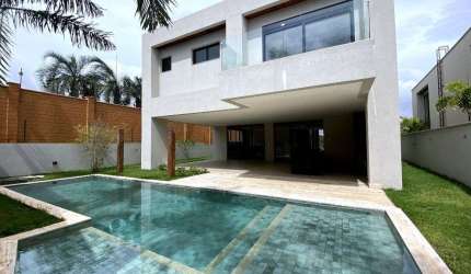 Sobrado com 04 suítes à venda, 455m², R$ 6.250.000 no Alphaville Flamboyant Residencial Cruzeiro do Sul em Goiânia/GO