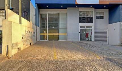 Prédio comercial disponível para locação em excelente localização no Setor Oeste, 214,00m² - R$13.900,00 mensais - Goiânia