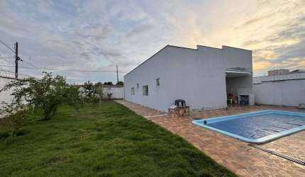 Casa de 200 m² com 03 quartos sendo 02 suítes à venda por R$ 750.000 no Residencial Vieira - Trindade