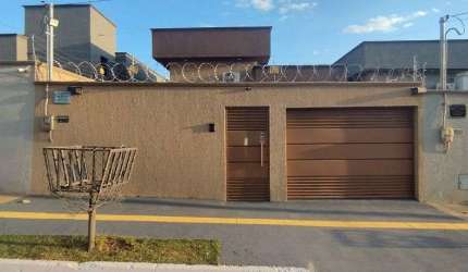 Casa de 91 m² com 03 quartos à venda por R$ 450.000 no Parque São Jorge - Aparecida de Goiânia