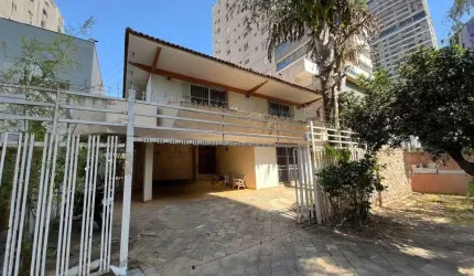 Sobrado comercial de 568 m² com 06 quartos para alugar por R$ 26.500/mensais no Setor Bueno - Goiânia