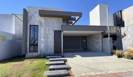 Casa de 165 m² com 03 suítes à venda por R$ 1.500.000 no Jardim Cristal - Aparecida de Goiânia
