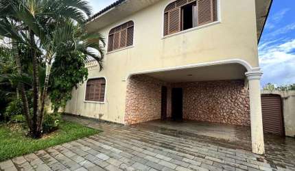 Sobrado de 300 m² com 04 quartos à venda por R$ 2.100.000 no Setor Nova Suiça - Goiânia