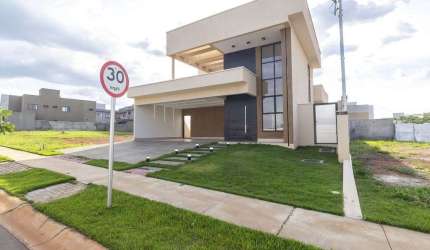Casa de 155 m² com 03 suítes à venda por R$ 1.300.000 no Residencial Parqville Jacarandá - Aparecida de Goiânia