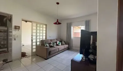 Casa de 190 m² com 03 quartos à venda por R$ 600.000 no Residencial Sevilha - Goiânia