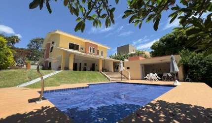 Sobrado de 370 m² com 05 quartos à venda por R$ 3.200.000 no Residencial Aldeia do Vale - Goiânia