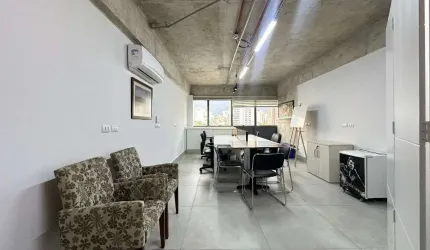 Sala Comercial de 32 m² para alugar por R$ 3.500/mensais no Setor Bueno - Goiânia