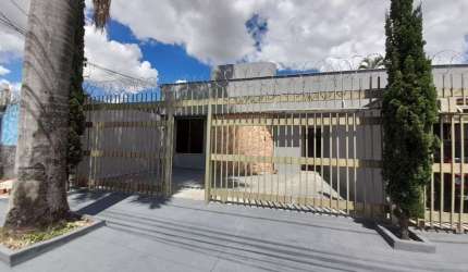 Casa comercial de 260 m² para alugar por R$ 6.100/mensais no Jardim América - Goiânia