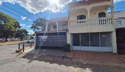 Sobrado de 150 m² com 02 quartos à venda por R$ 480.000 - no Setor Vila União - Goiânia