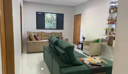 Casa de 128 m² com 03 quartos à venda por R$ 700.000 no Setor Leste Vila Nova - Goiânia