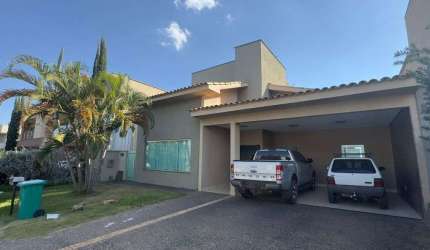 Casa de 216 m² com 03 suítes à venda por R$ 1.700.000 no Jardins Lisboa - Goiânia