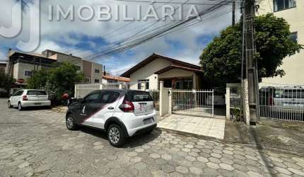 Pousada_Hotel com 4 quartos  à venda, 215.00 m2 por R$960000.00  - Ingleses Do Rio Vermelho - Florianopolis/SC